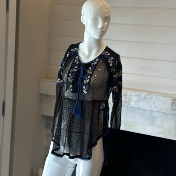 Free People Swiss Dot Sheer Mesh Black Floral Embroidered Peasant Top Size XS - Picture 2 of 10